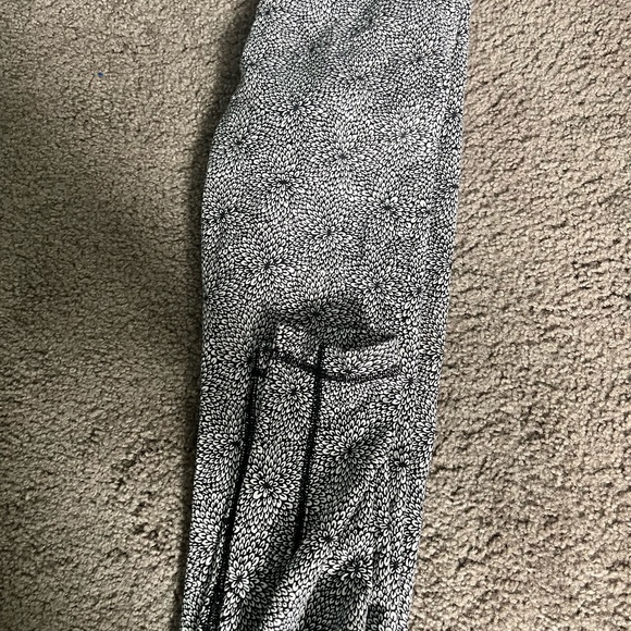 Lululemon Yoga Pants - Picture 4 of 5